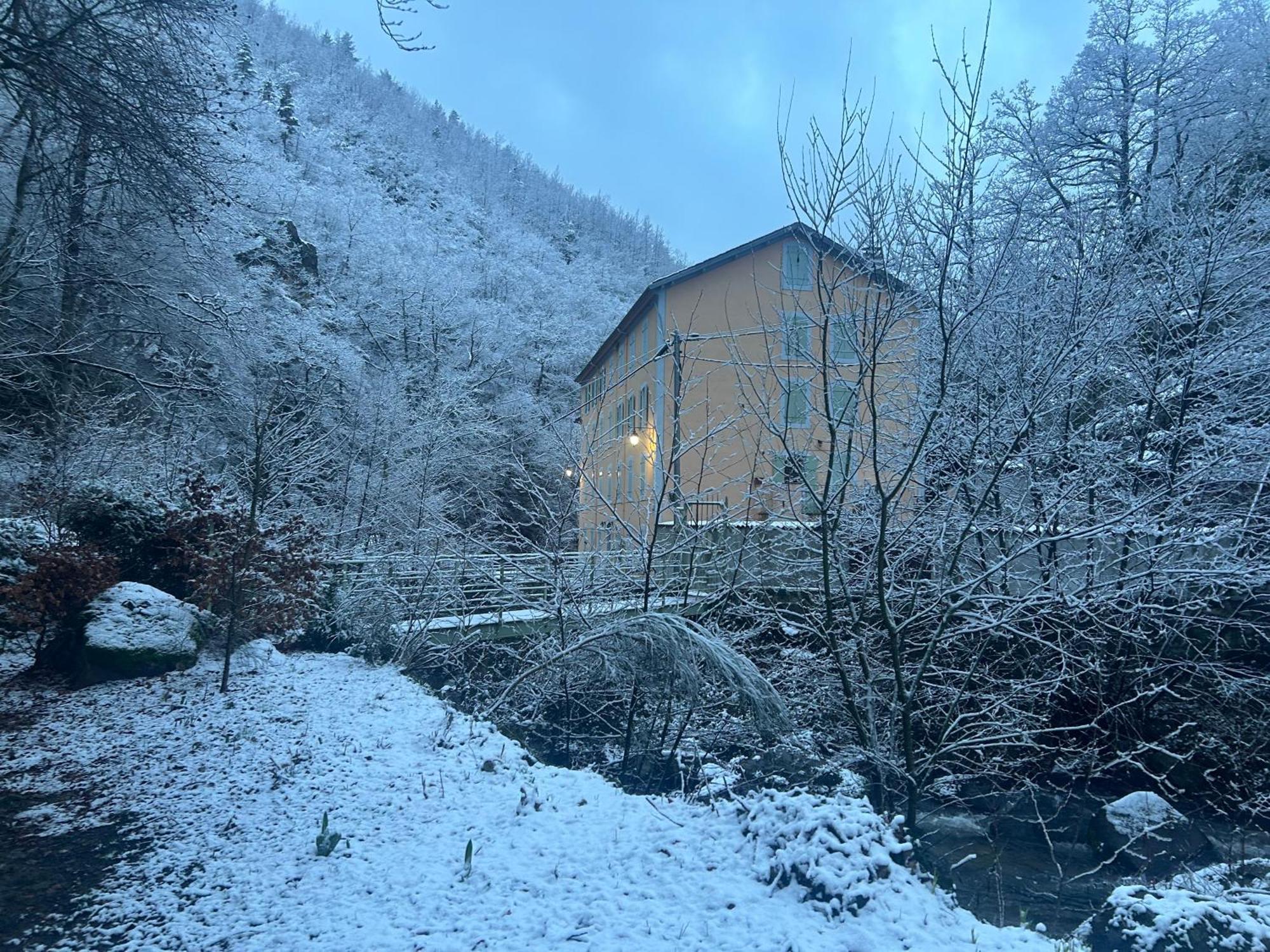 Notre-Dame D'Escouloubre Sources D'Eaux Chaudes Privees Et Sauna Exterior photo